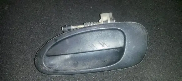 Mazda 323 Front door exterior handle Nenustatyta