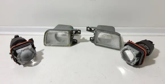 Volkswagen Golf III Front fog light 139355L 139356R 301139353
