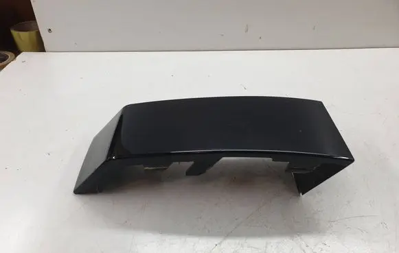 Volvo XC90 Rear/tail light trim molding 8620820 1125