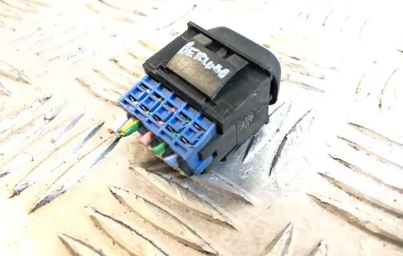 Citroen Berlingo Electric window control switch M7149