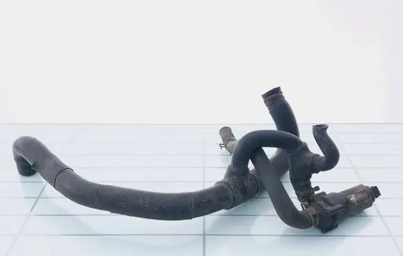 Volkswagen Transporter - Caravelle T4 Engine coolant pipe/hose 044121101L 044121101
