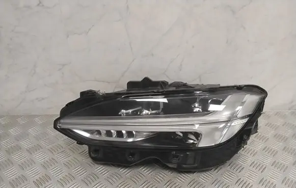 Volvo S90, V90 Headlight/headlamp 31655197