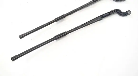 Land Rover Discovery 4 - LR4 Windshield/front glass wiper blade 6H3217526AC 6H223405AC