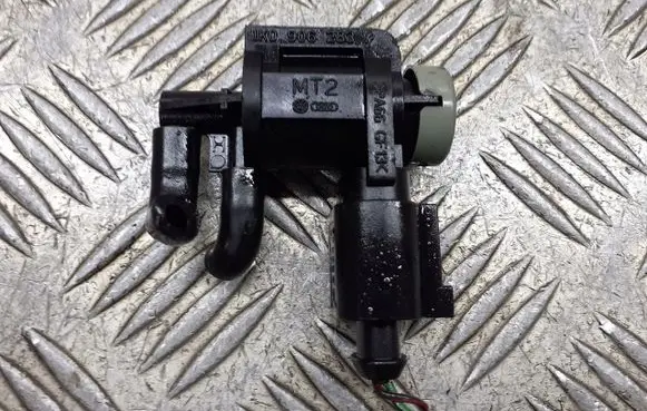 Skoda Octavia Mk2 (1Z) Valve vacuum 076904051A