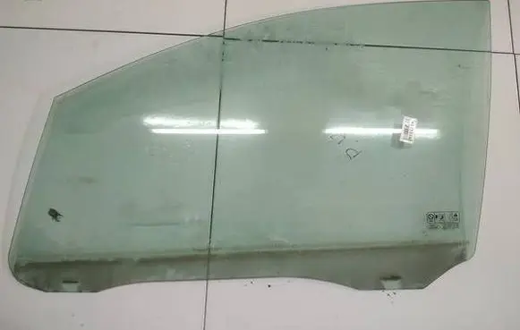 Ford C-MAX I Front door window glass four-door AS2