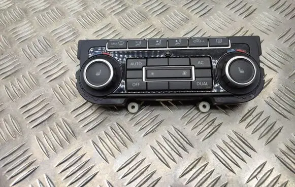 Volkswagen Golf VI Climate control unit 5K0907044BD