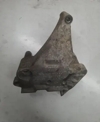 Volkswagen PASSAT B6 Engine mounting bracket 03G199207G 550KTS91