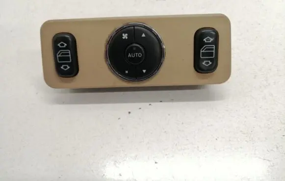 Mercedes-Benz ML W163 Electric window control switch A1638200326 03420670