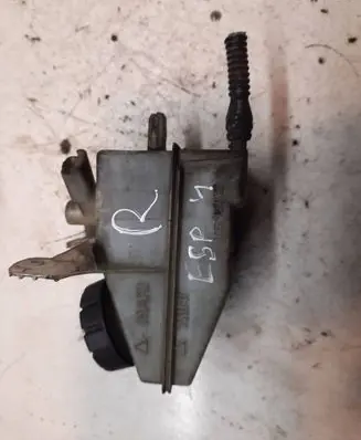 Brake fluid reservoir