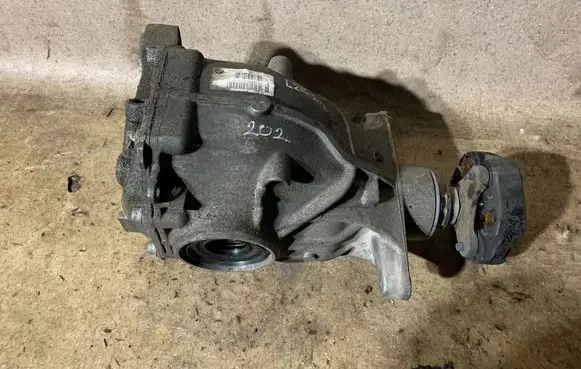 BMW 5 F10 F11 Rear differential 7630832