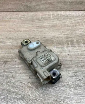 Opel Monterey Central locking motor 8943585472 89A214 Monteren
