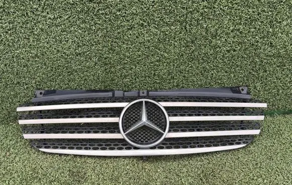 Mercedes-Benz Vito Viano W639 Front grill A6398800185 6398800185