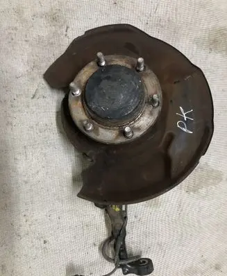 Toyota Land Cruiser (J120) Front wheel hub spindle knuckle