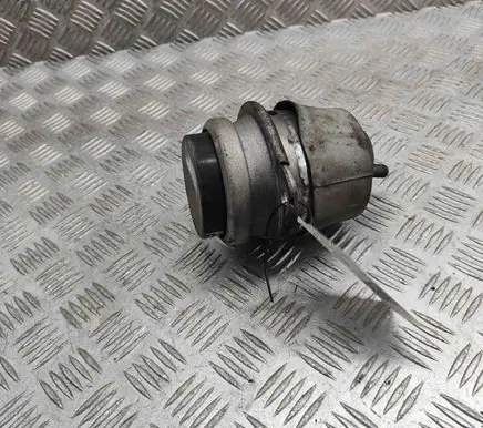 Porsche Cayenne (92A) Engine mount bracket 7P6199131D