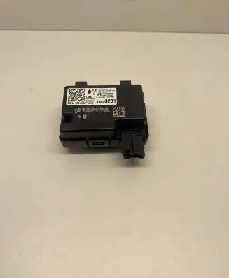 Chevrolet Traverse II Door central lock control unit/module 13523281