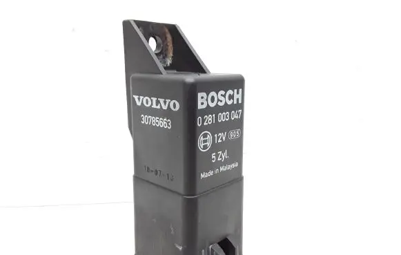 Volvo S60 Glow plug pre-heat relay 30785663 0281003047