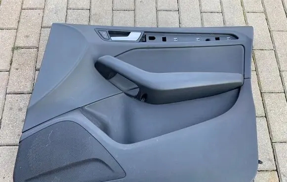 Audi Q5 SQ5 Front door card panel trim 8R1867106A 8R1867106