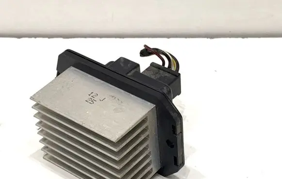 Toyota Land Cruiser (FJ75) Heater blower motor/fan resistor 0778000750