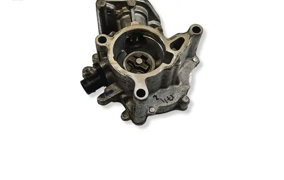 Volkswagen Golf VII Vacuum pump 06K145100J A7231115 3111512124