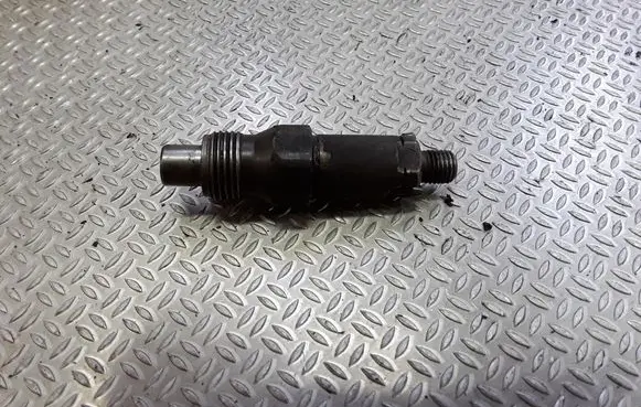 Volvo S40, V40 Fuel injector LCR6735401D