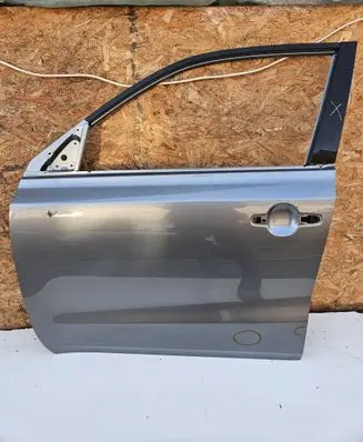 Suzuki Vitara (LY) Front door