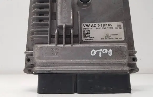Volkswagen Polo V 6R Engine control unit/module 04B907445 28459901