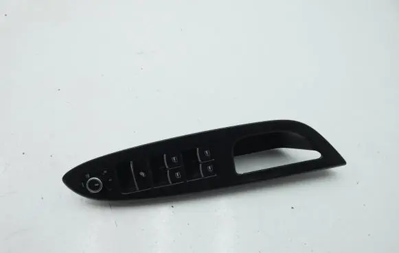 Volkswagen Eos Front door window switch trim 1Q2867372C