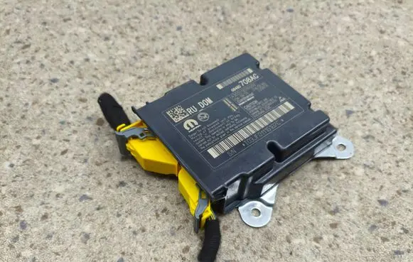 Chrysler Pacifica Airbag control unit/module 68480708AC T03FF0111G107C