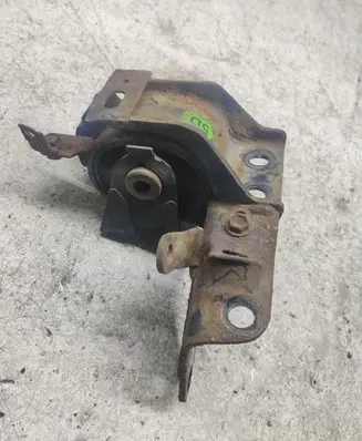 Toyota Avensis T250 Engine mount bracket