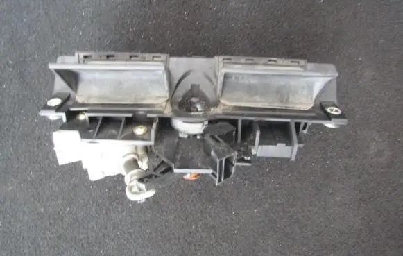 Audi A6 S6 C5 4B Tailgate/trunk/boot exterior handle 8d9827565h 4b0827565h