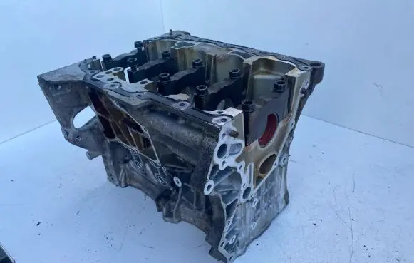 Volkswagen PASSAT B8 Engine block DAD