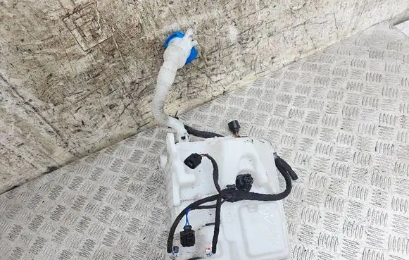 Audi A1 Windshield washer fluid reservoir/tank 6F0955463B