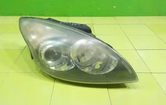 Hyundai i30 Headlight/headlamp PRZOD ZP25