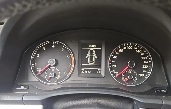 Volkswagen Scirocco Speedometer (instrument cluster) 3C8035195 IMPRK1570382