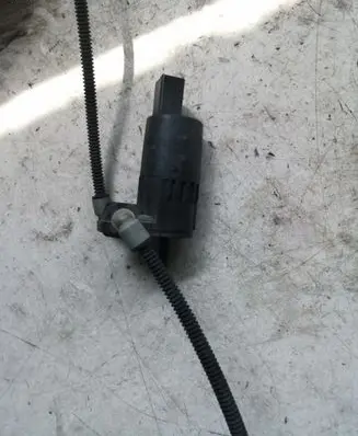 Opel Astra J Windscreen/windshield washer pump 13349273