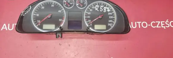 Volkswagen PASSAT B5.5 Speedometer (instrument cluster) 3B0920826A