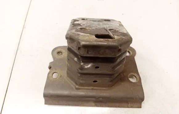 Toyota Corolla Verso AR10 Front bumper mounting bracket 
