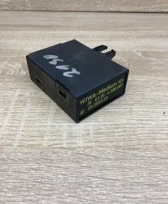 BMW 3 E36 Window wiper relay 4206087 05085020