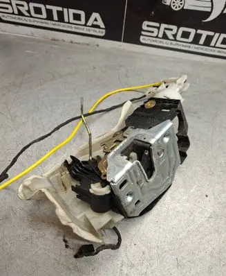 Mercedes-Benz S W220 Front door lock 2207205735