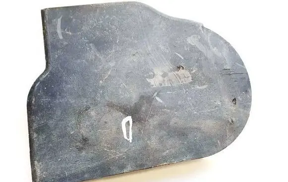 Volkswagen PASSAT B7 Engine splash shield/under tray 3C0825968
