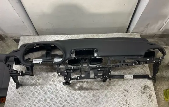Hyundai i30 Dashboard 84711G4000 PD1RY2402271204