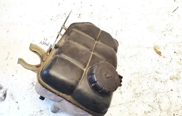 Mercedes-Benz C W203 Coolant expansion tank/reservoir 2035000049