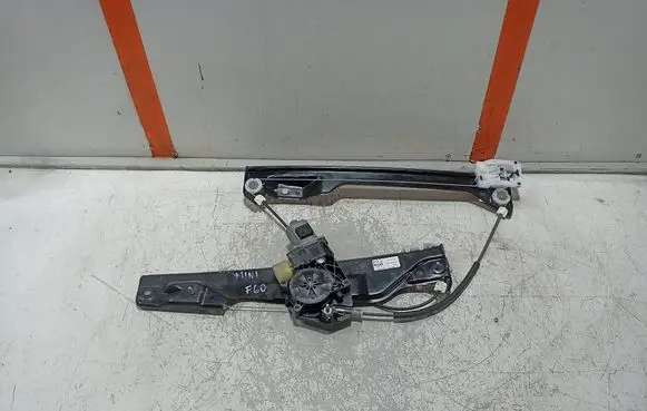 Mini Cooper Countryman F60 Front door window regulator with motor 7390074
