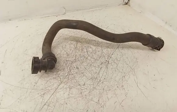 Opel Grandland X Engine coolant pipe/hose 9673473780