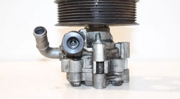 Land Rover Discovery 3 - LR3 Power steering pump QVB500400