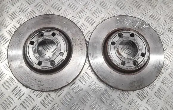 Renault Clio III Front brake disc