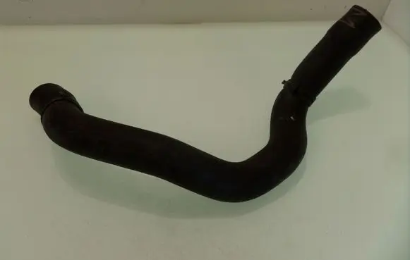 Volkswagen PASSAT B6 Engine coolant pipe/hose 3B0122291B
