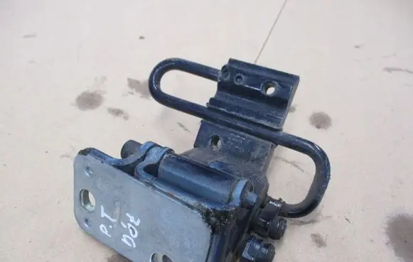 Audi A4 S4 B7 8E 8H Rear door lower hinge