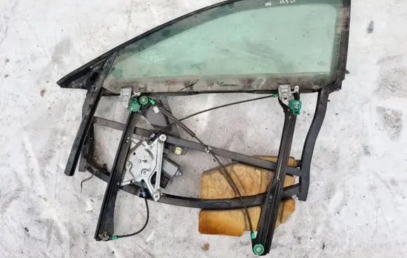 Audi A4 S4 B5 8D Front door window/glass frame 8D0837753