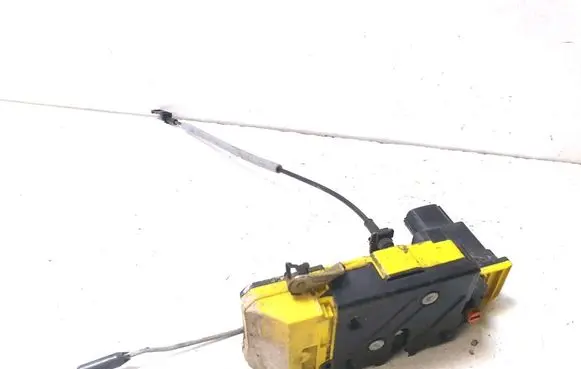 Volvo XC70 Rear door lock 30753825